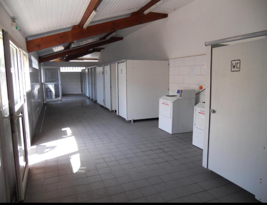 Vacances Familiales Dans Camping Avec Piscine Frejus Exterior photo