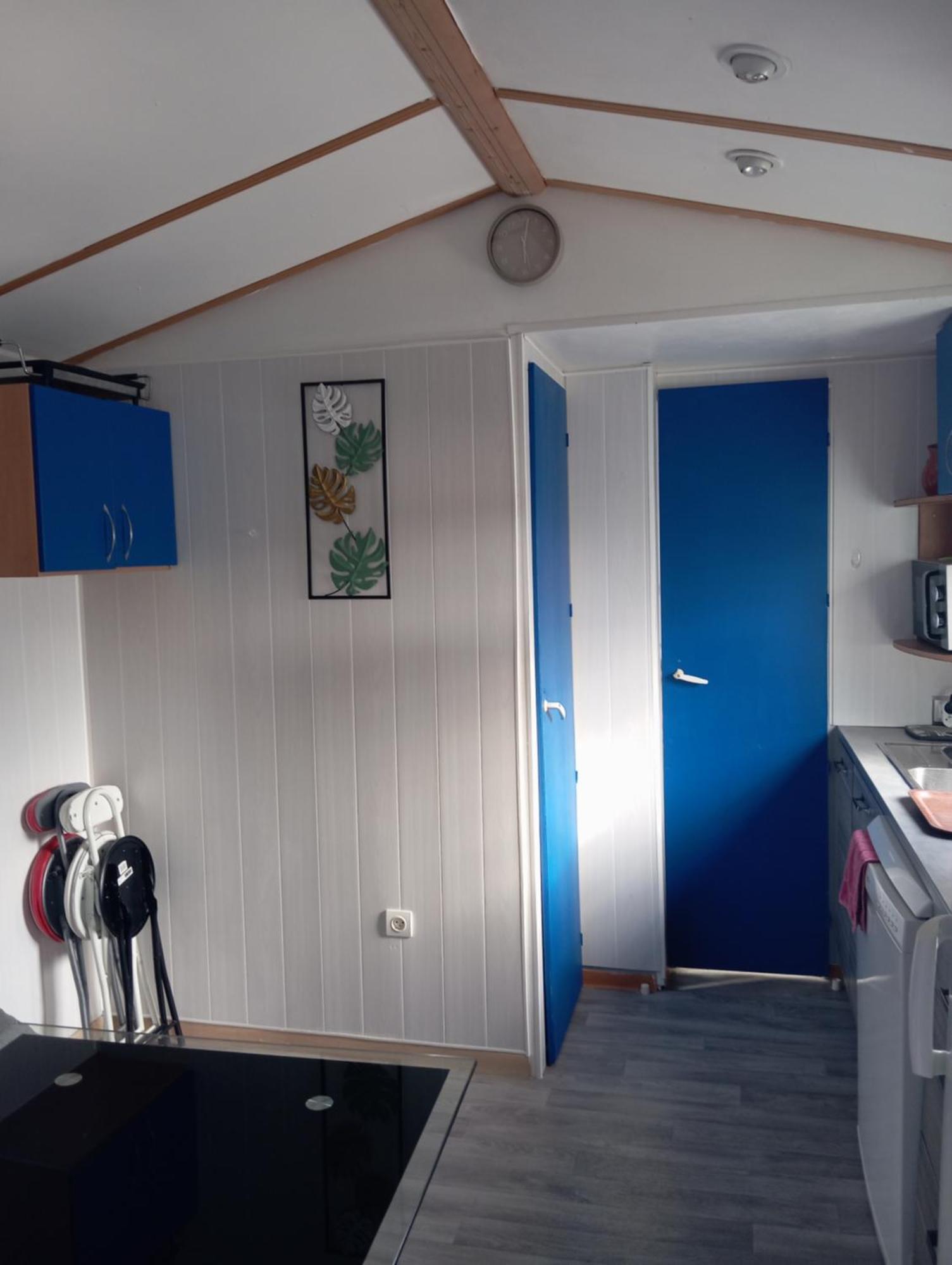 Vacances Familiales Dans Camping Avec Piscine Frejus Room photo