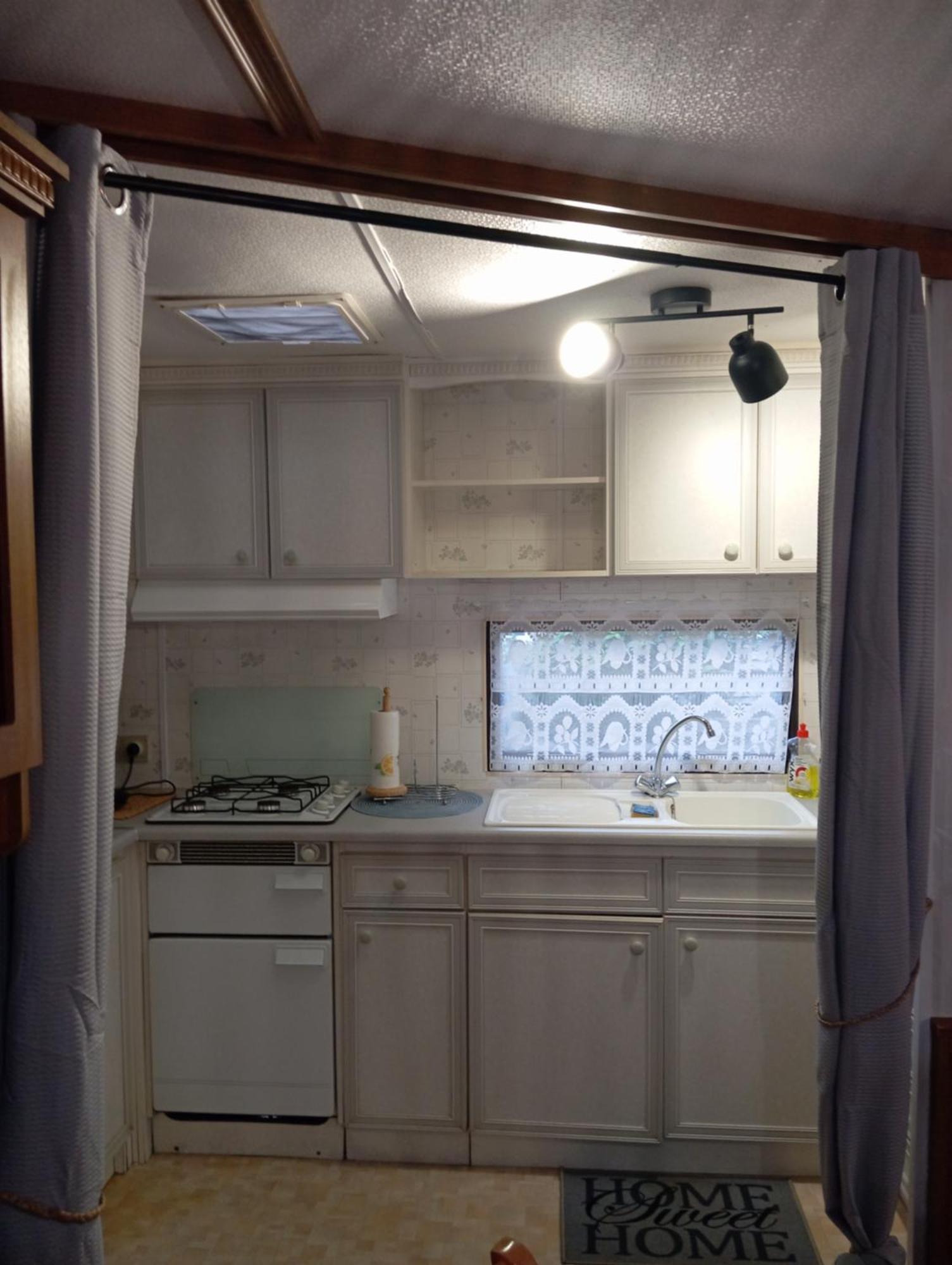 Vacances Familiales Dans Camping Avec Piscine Frejus Room photo