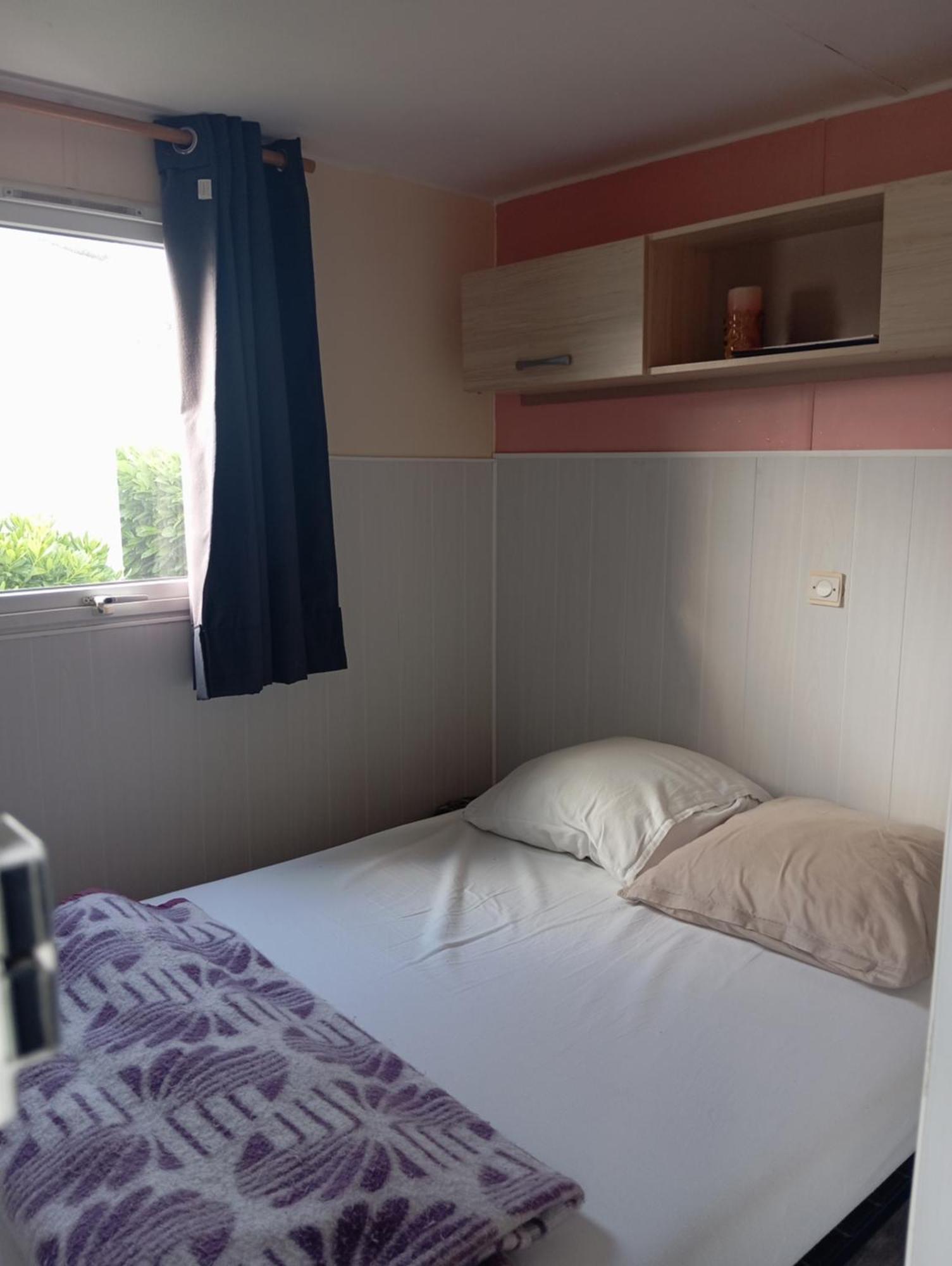 Vacances Familiales Dans Camping Avec Piscine Frejus Room photo