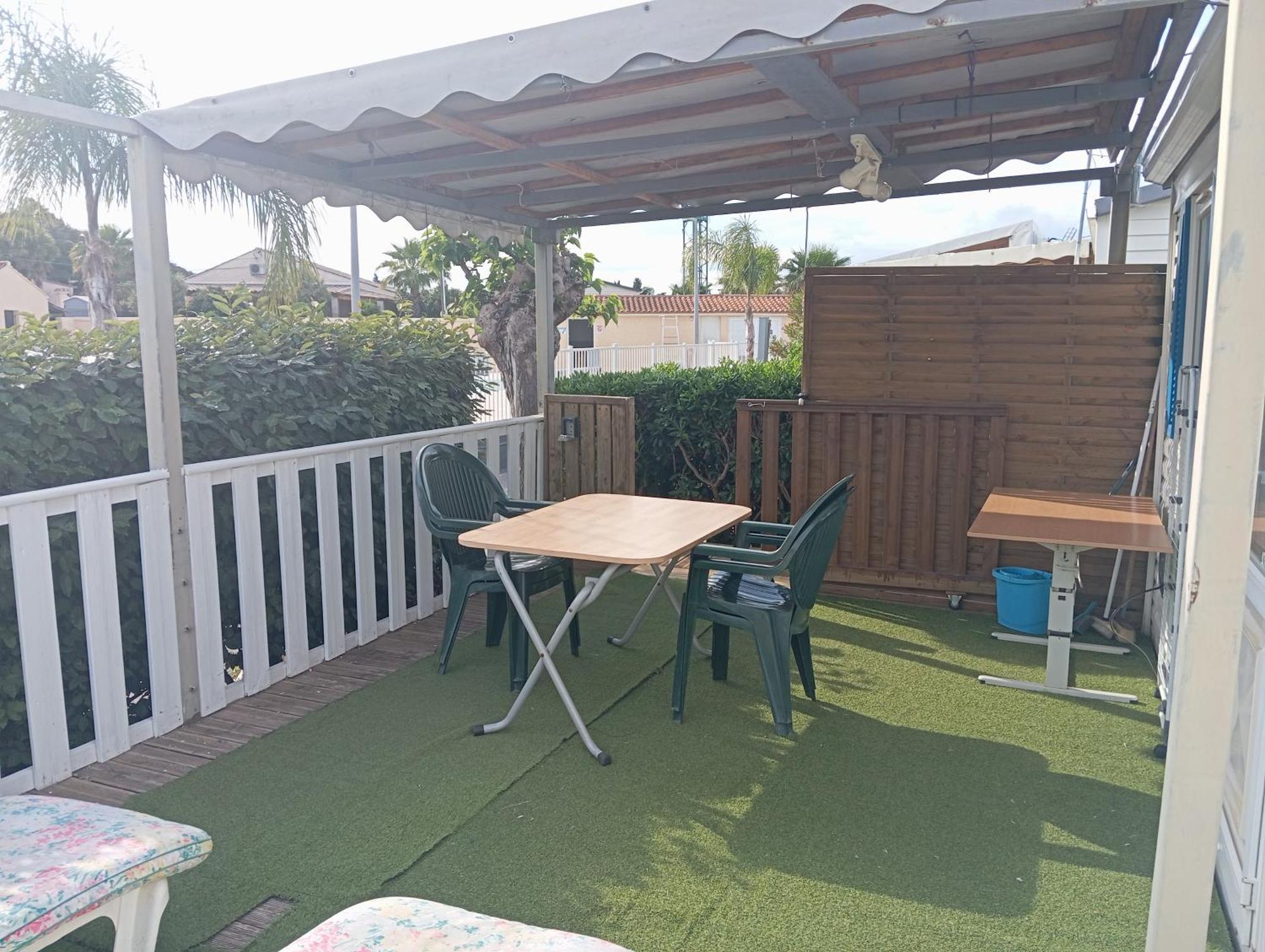 Vacances Familiales Dans Camping Avec Piscine Frejus Room photo