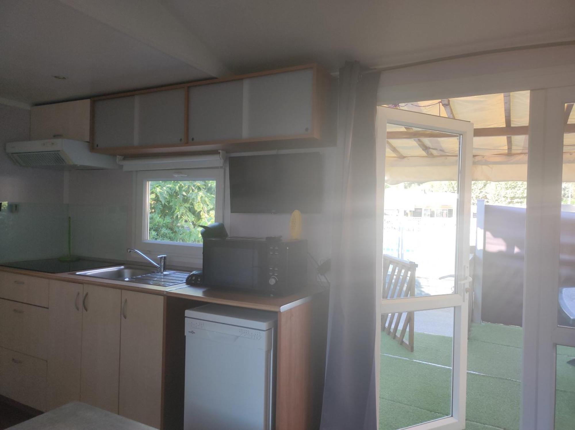 Vacances Familiales Dans Camping Avec Piscine Frejus Room photo