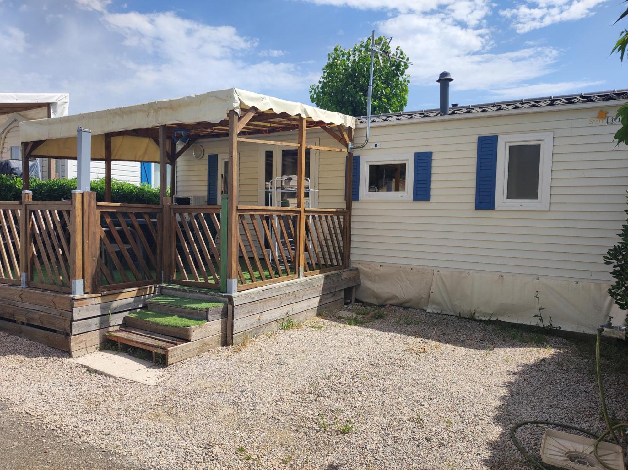 Vacances Familiales Dans Camping Avec Piscine Frejus Room photo