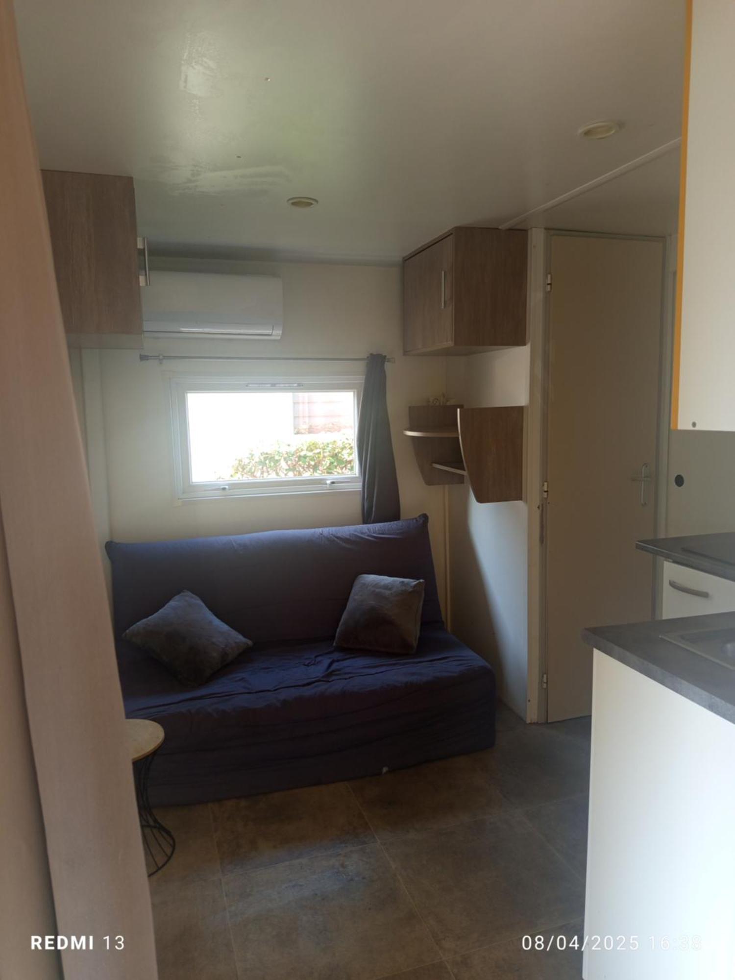 Vacances Familiales Dans Camping Avec Piscine Frejus Room photo